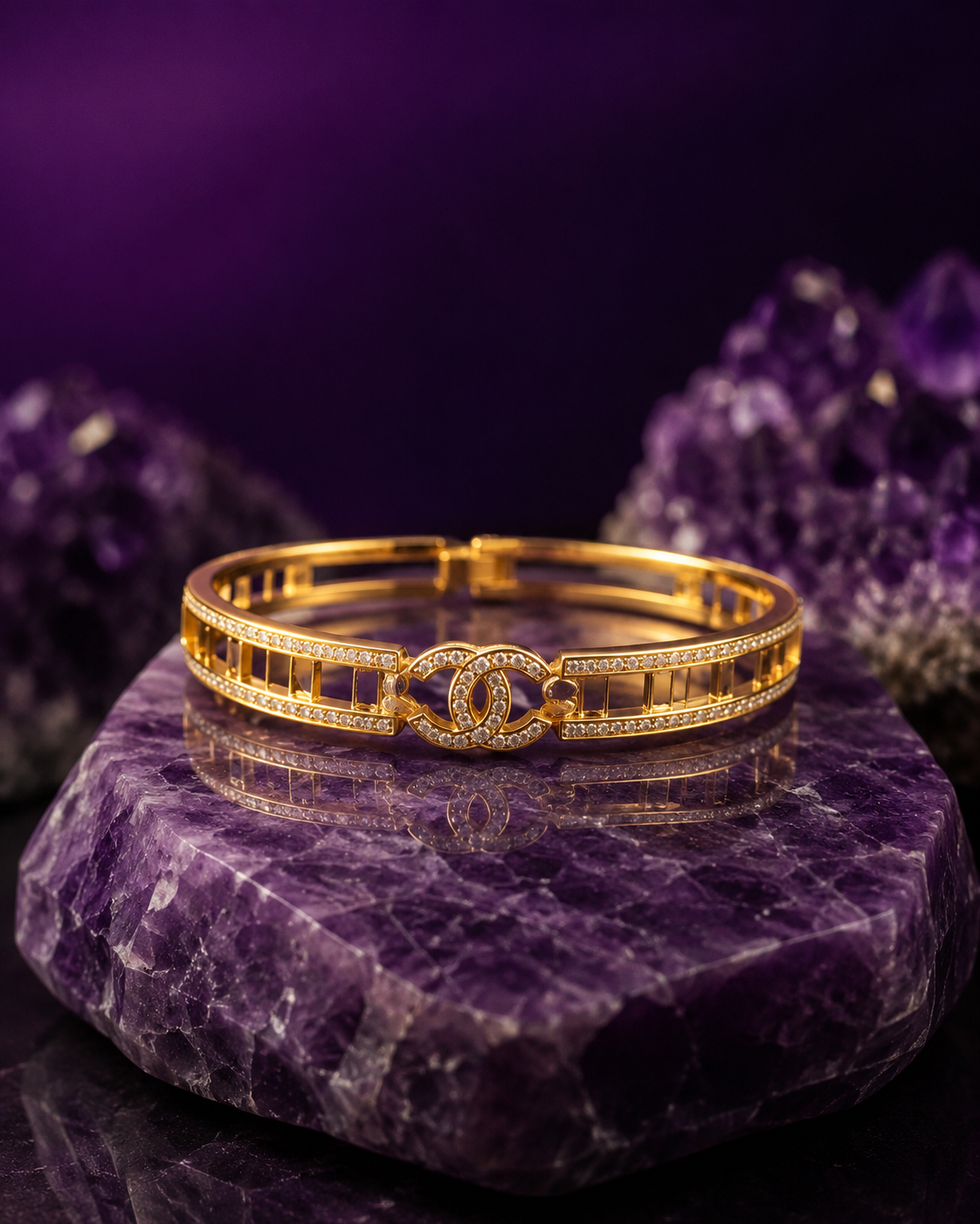 ✨ Luxury Statement Bracelet ✨
Minimal elegance with a premium royal touch 💜